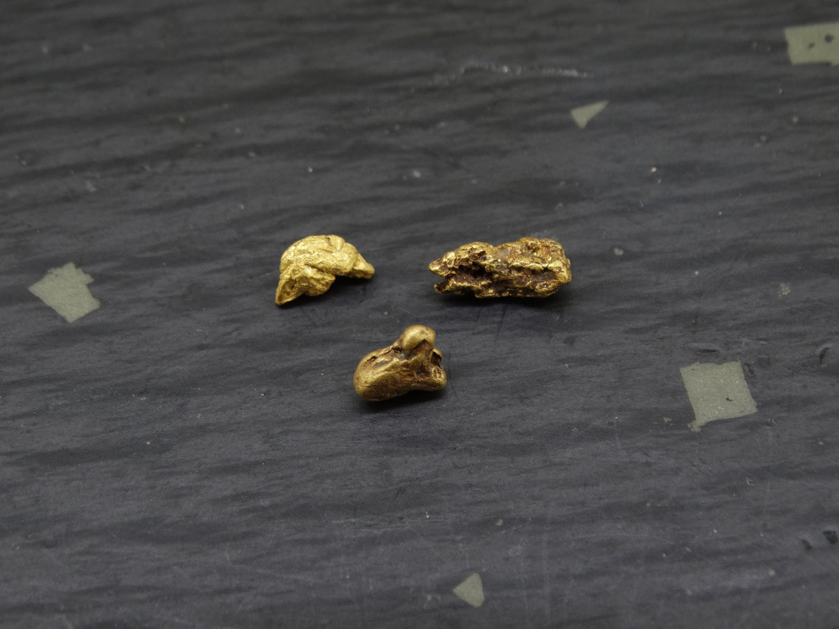 Scottish Highlands Gold Large 'Picker' Nuggets, 2015 - 0.7g image 3