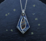 'Tìgear' Scottish 'Tiger's Eye' on a Scottish Gold & Silver Pendant