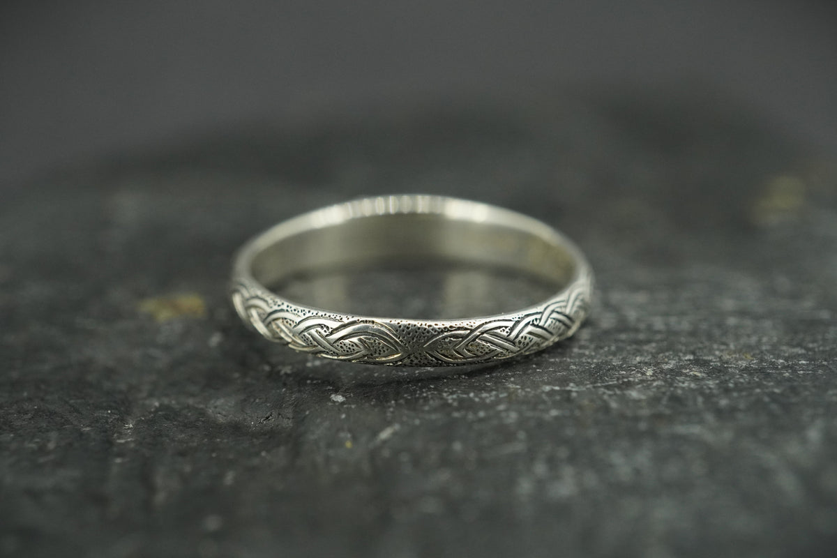 Scottish Sapphire Rough Shard with Scottish Gold Celtic Ring