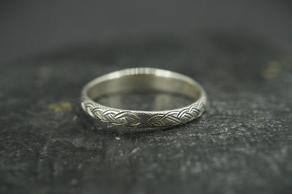 Scottish Sapphire Rough Shard with Scottish Gold Celtic Ring