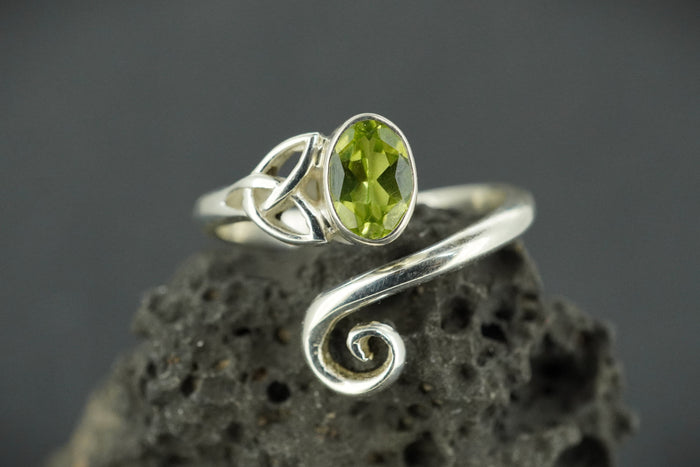 Peridot Sterling Silver Celtic Ring