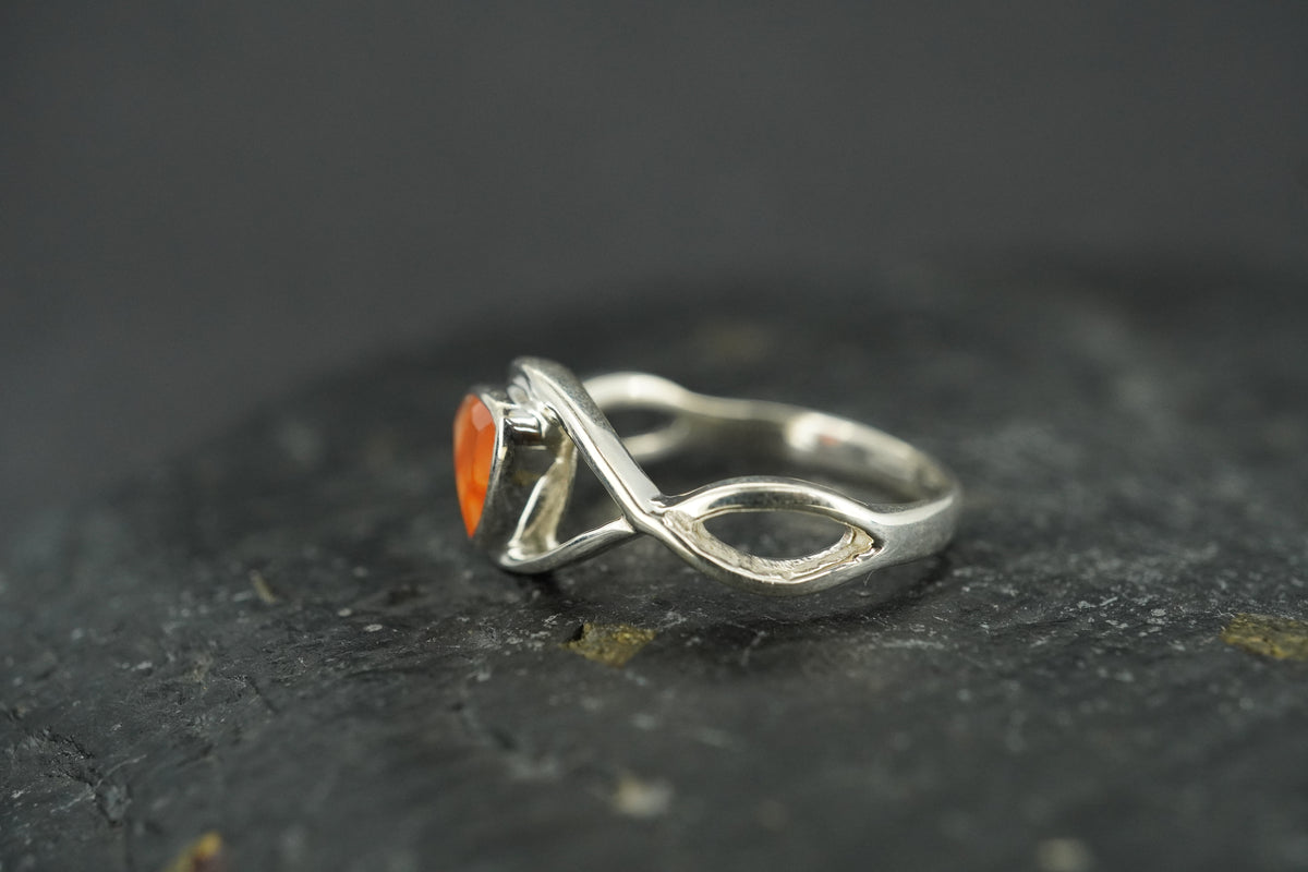 Scottish Carnelian Twisted Design Sterling Silver Ring