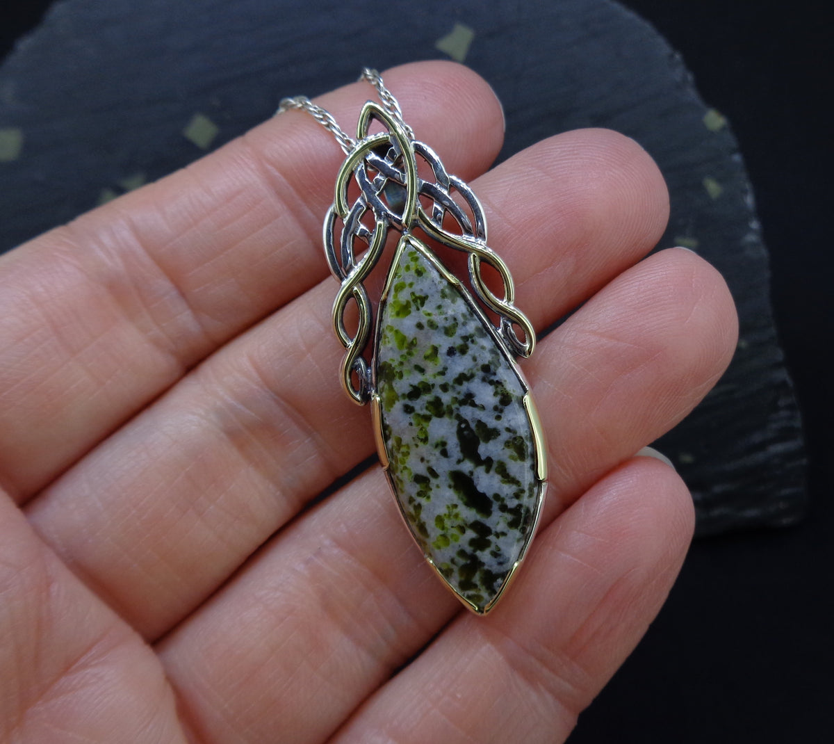'Na Hearadh' Harris Serpentine on a Scottish Gold & Silver Pendant