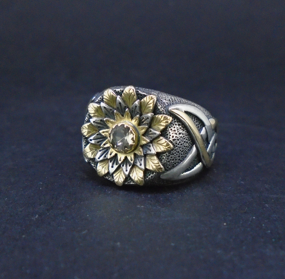 'Flùr na Beinne' Scottish Smoky Quartz Scottish Gold & Silver Ring