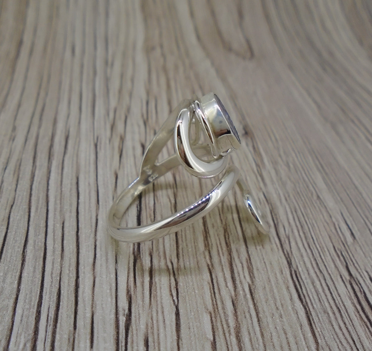 Old Willow 'Diamond' Pattern Sterling Silver Adjustable Twist Ring