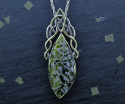 'Na Hearadh' Harris Serpentine on a Scottish Gold & Silver Pendant