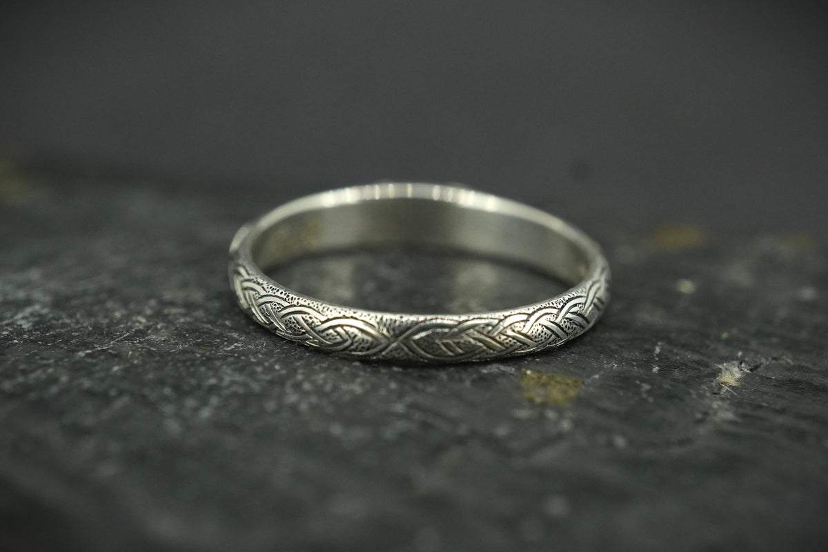 Green Scottish Sapphire Rough Shard with Scottish Gold Celtic Ring