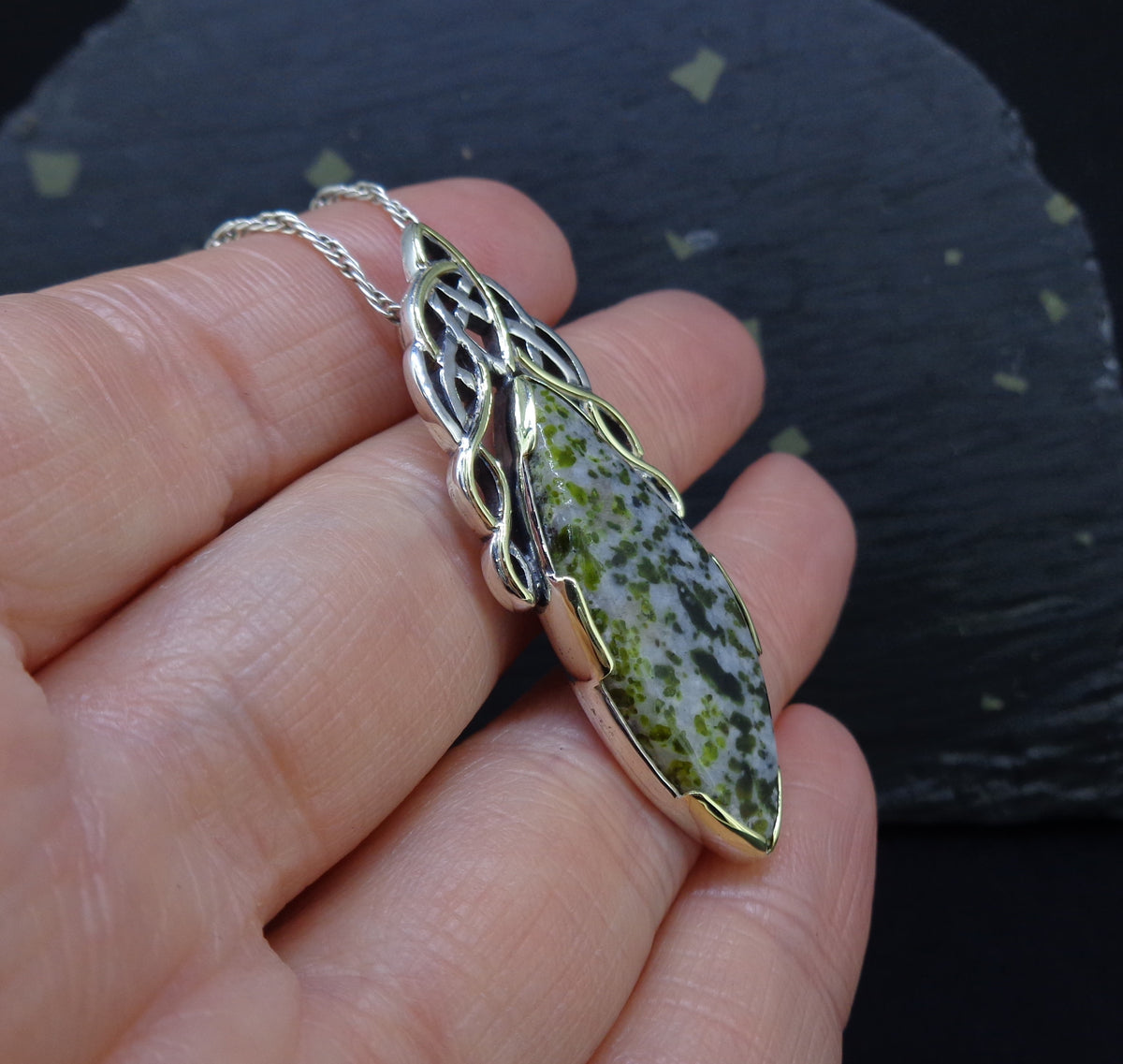 'Na Hearadh' Harris Serpentine on a Scottish Gold & Silver Pendant