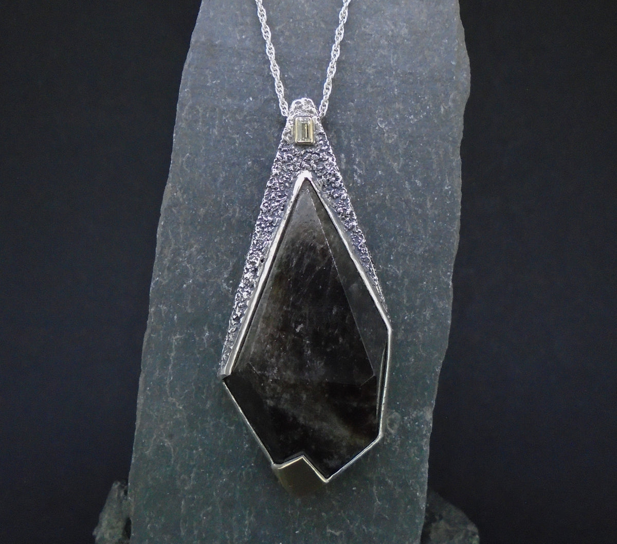 'Cridhe na Beinne' Cairngorm Quartz & Diamond Scottish Gold & Silver Pendant