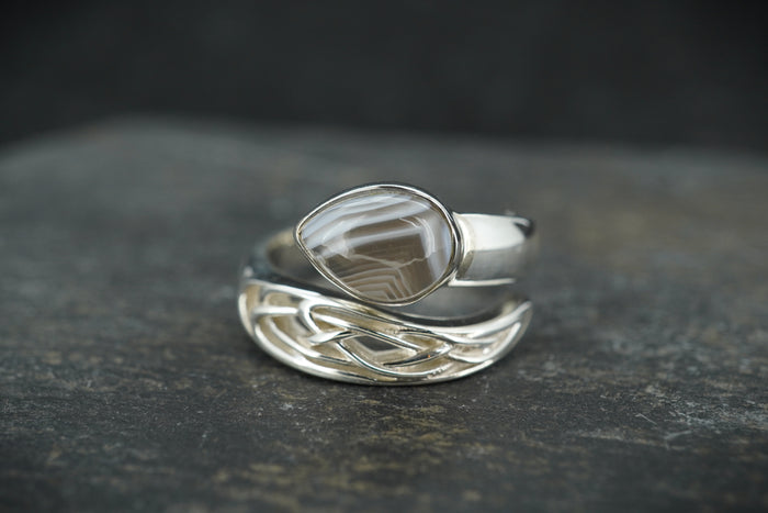 Scottish Ardownie Agate Sterling Silver Tail Ring