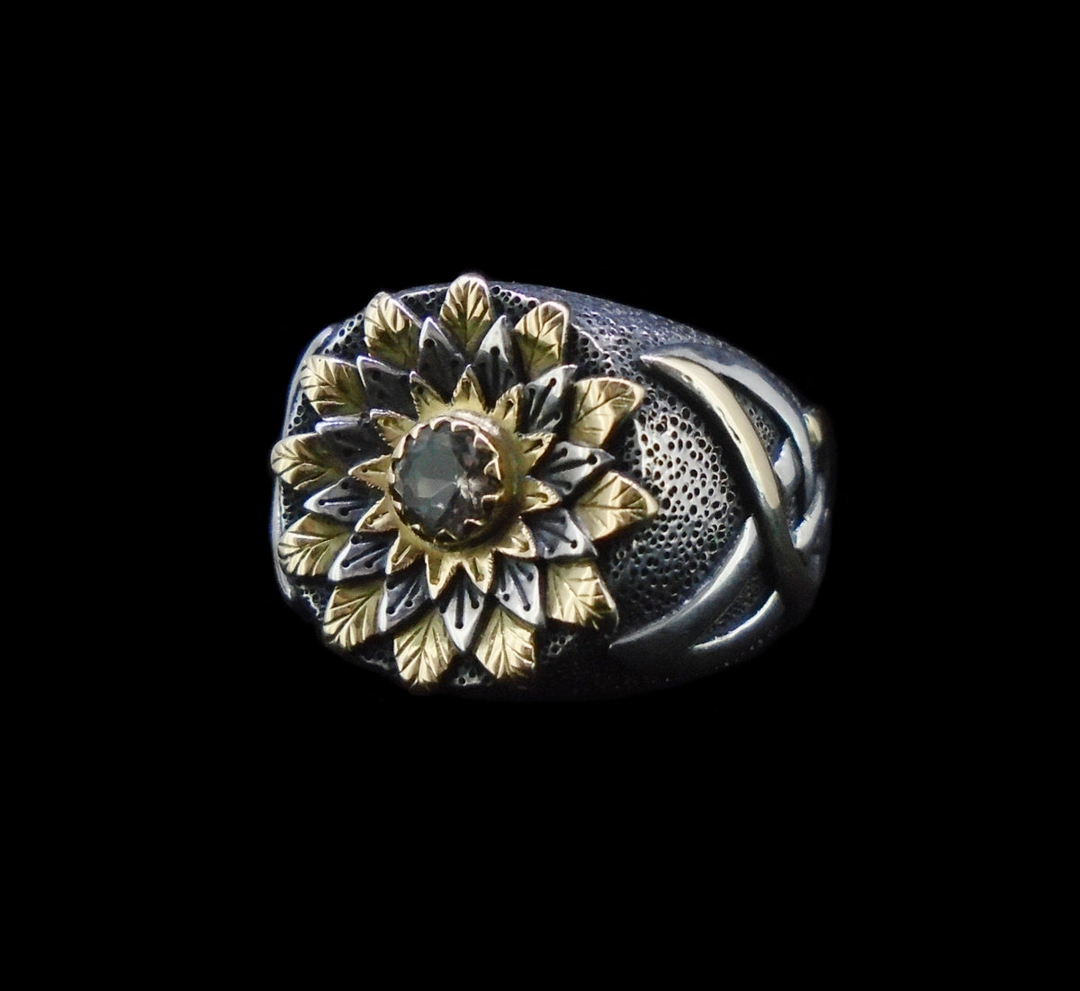 'Flùr na Beinne' Scottish Smoky Quartz Scottish Gold & Silver Ring