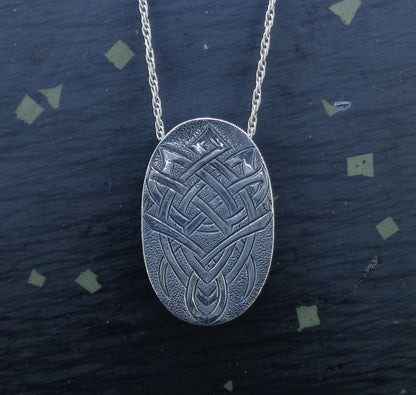 'Eilean Naomh' Iona Marble & Tourmaline, on a Scottish Gold & Silver Pendant