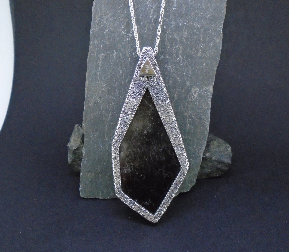 'Cridhe na Beinne' Cairngorm Quartz & Diamond Scottish Gold & Silver Pendant