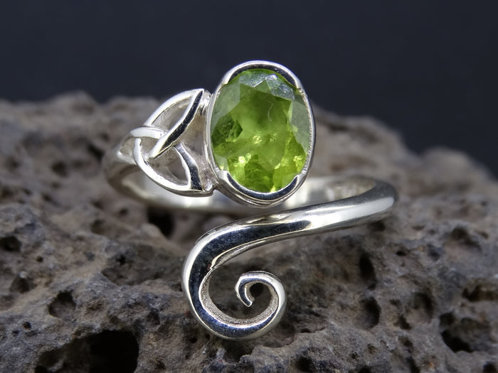 Peridot Sterling Silver Celtic Ring