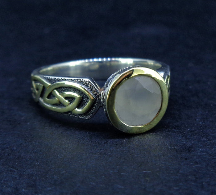 'Aingil' Scottish Chalcedony Scottish Gold & Sterling Silver Ring