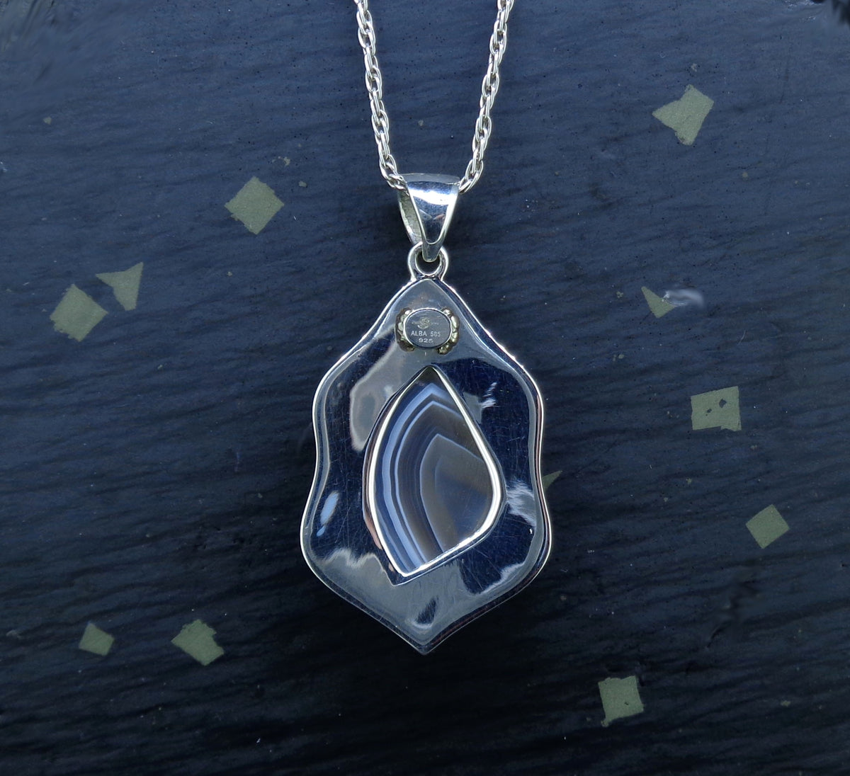 'Fehu' Ardownie Agate, on a Scottish Gold & Silver Pendant