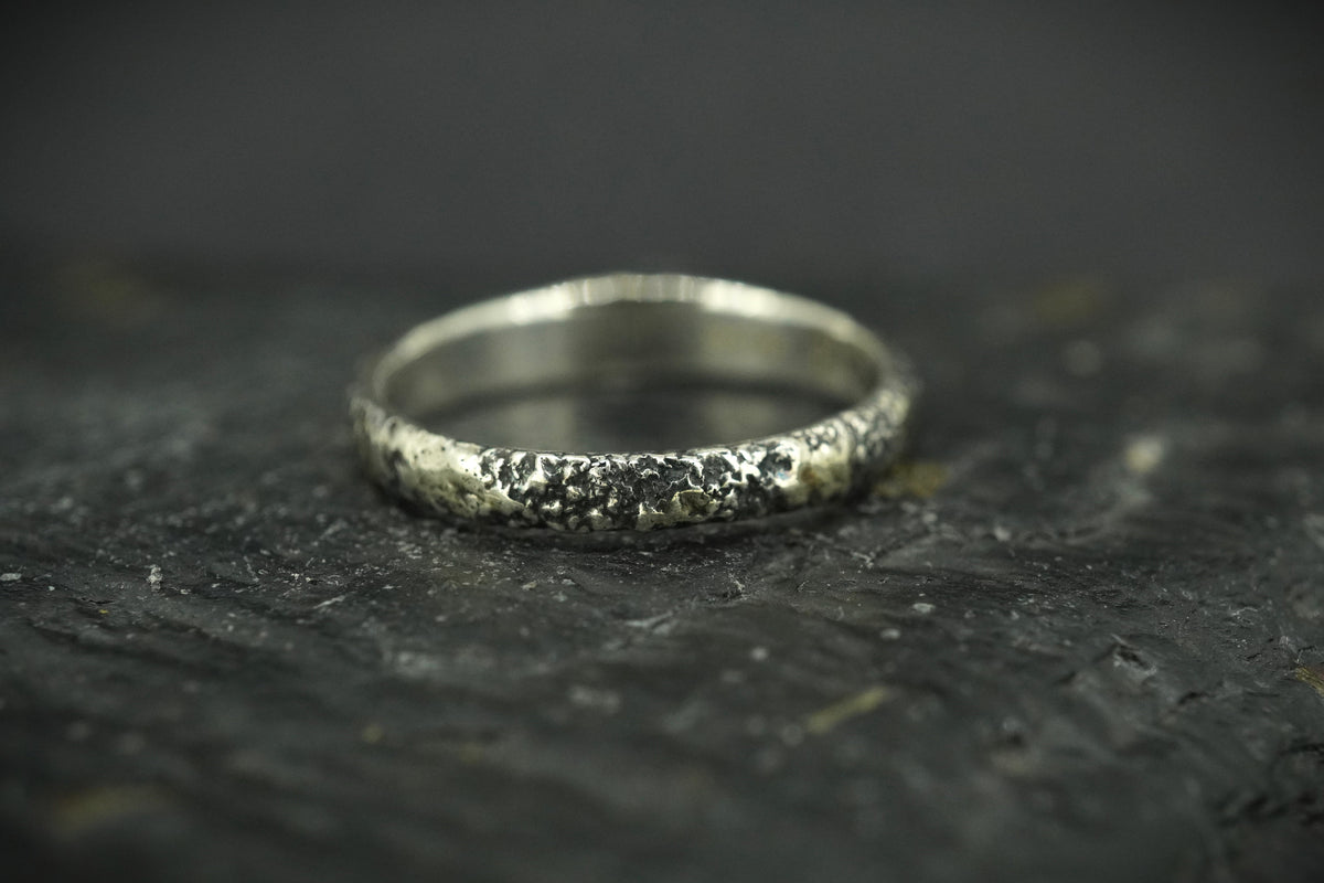 Scottish Sapphire Textured Ring with Scottish Gold