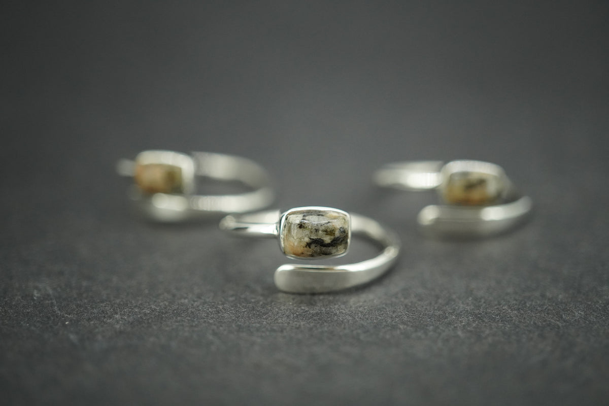 Edinburgh Cobblestone Wire Ring