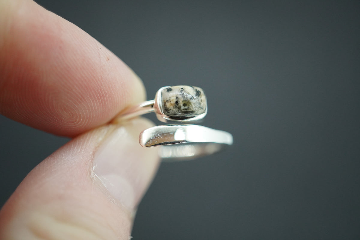Edinburgh Cobblestone Wire Ring