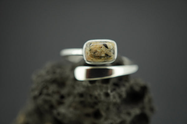 Edinburgh Cobblestone Wire Ring