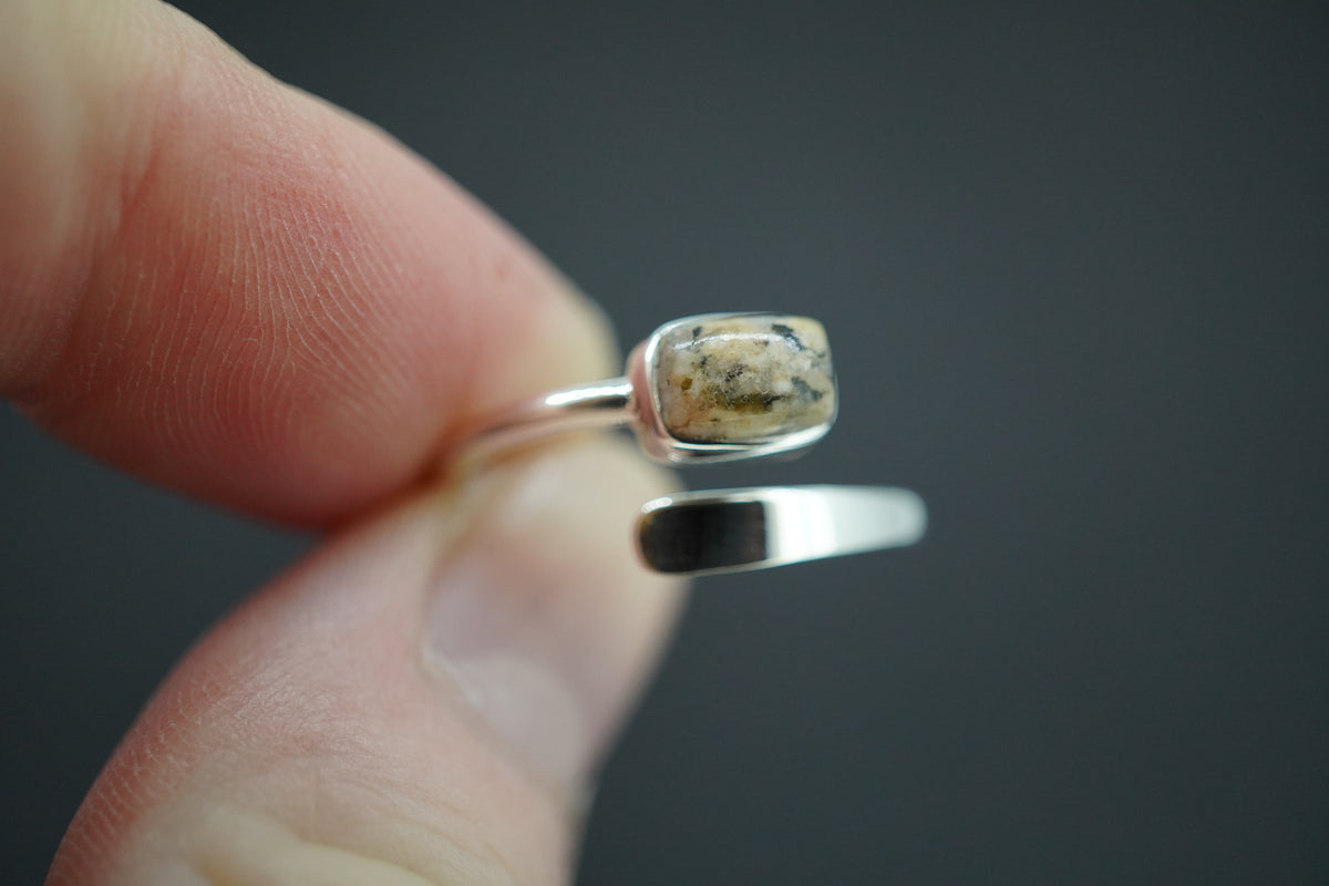 Edinburgh Cobblestone Wire Ring