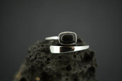 Edinburgh Cobblestone Black Wire Ring