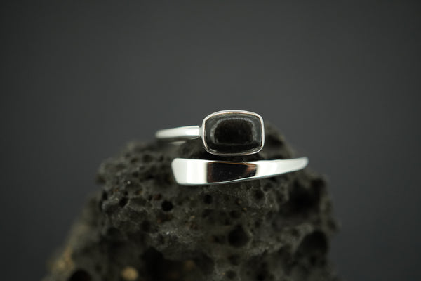 Edinburgh Cobblestone Black Wire Ring