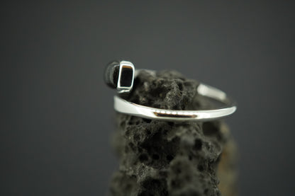 Edinburgh Cobblestone Black Wire Ring