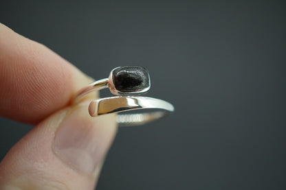 Edinburgh Cobblestone Black Wire Ring