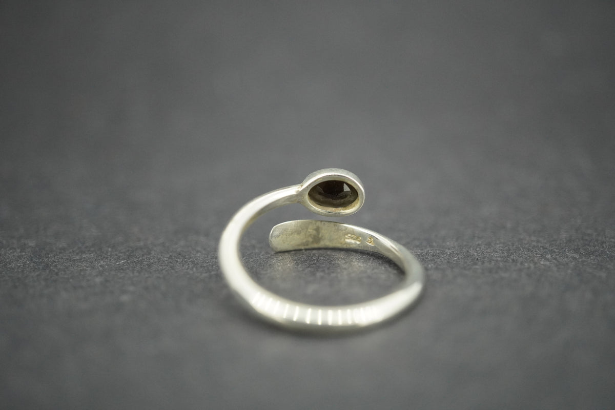 Cairngorm Quartz Sterling Silver Wire Oval Ring