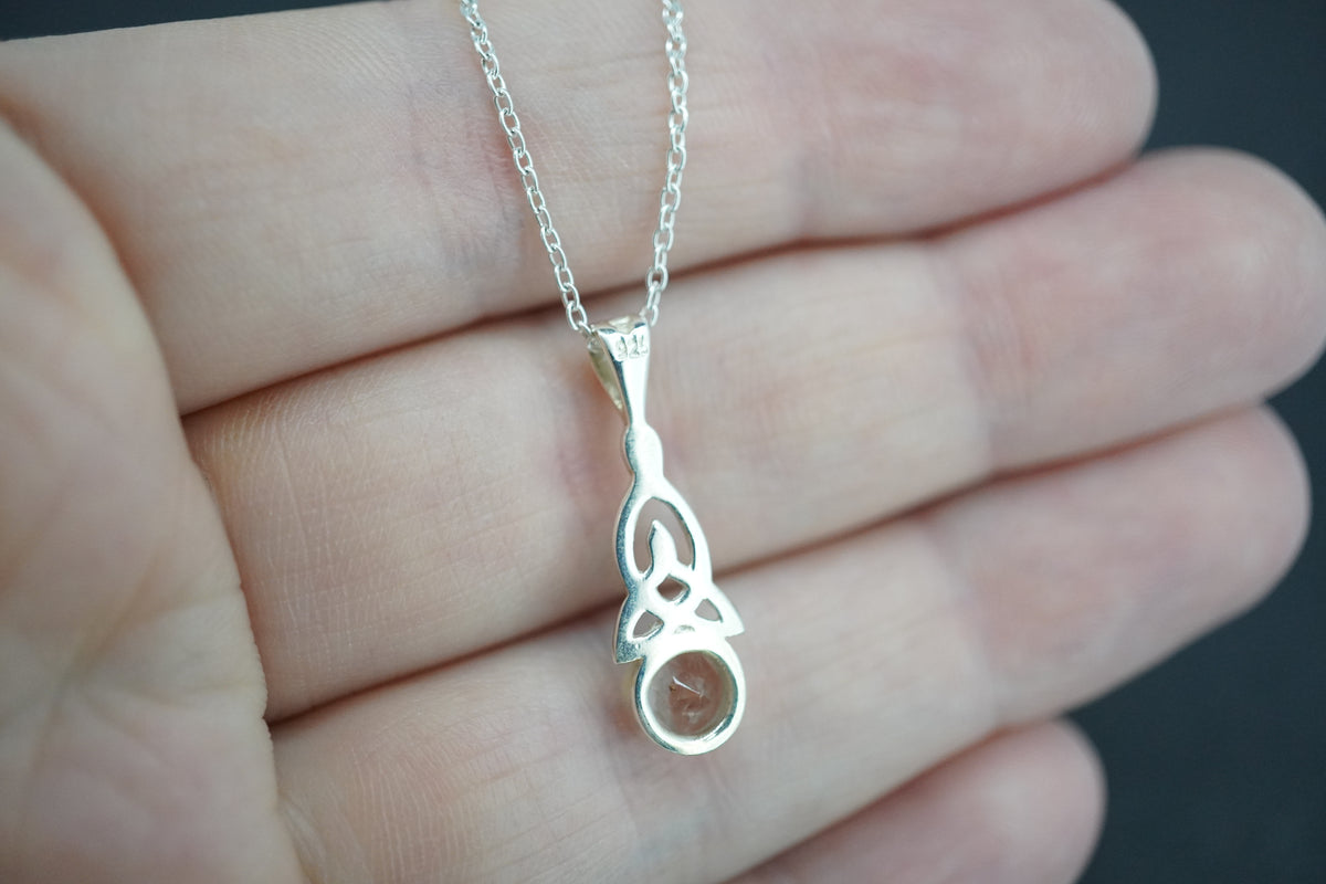 Kingdom 'Diamond' Sterling Silver Celtic Round Pendant