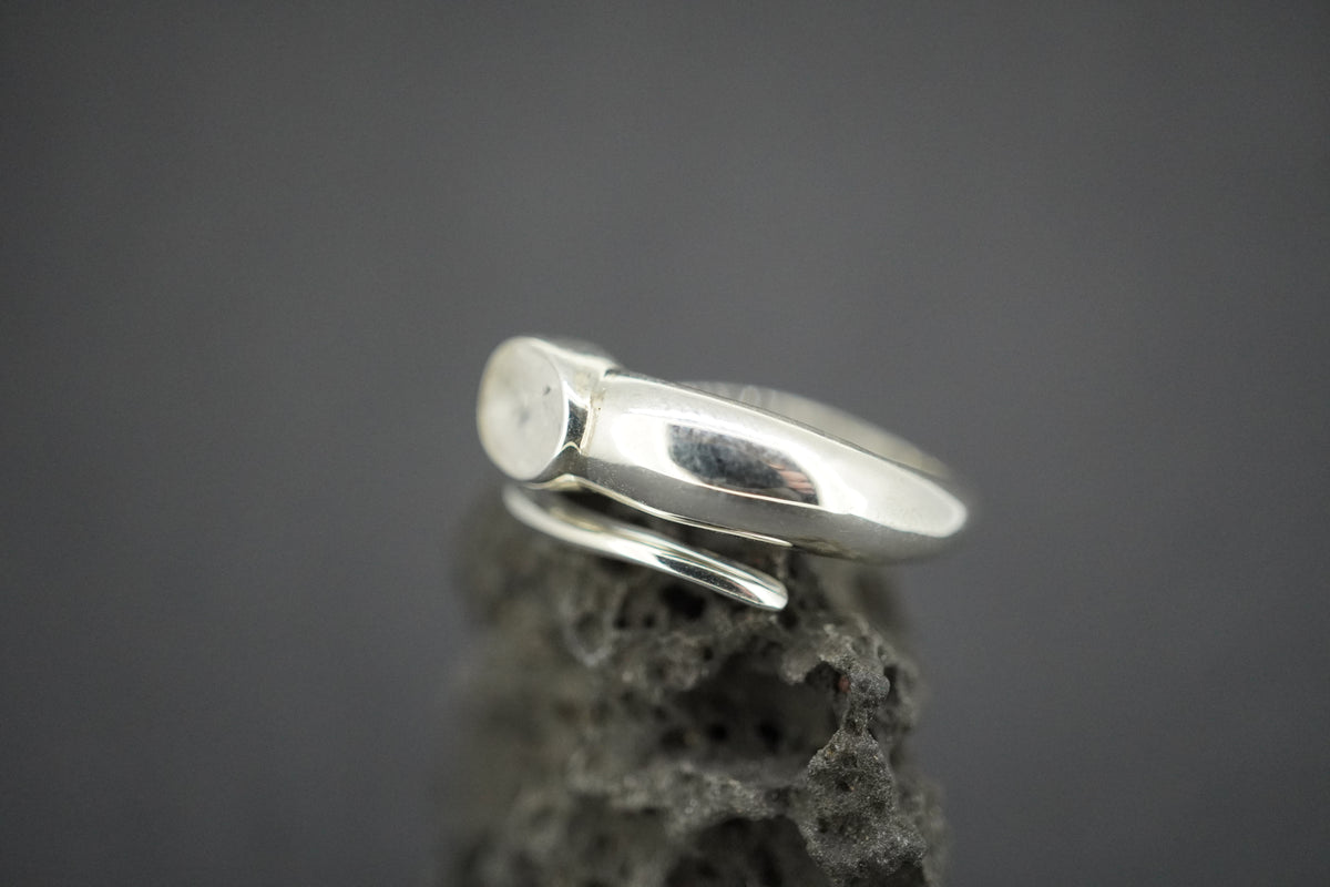 Kingdom 'Diamond' Sterling Silver Snake Oval Ring