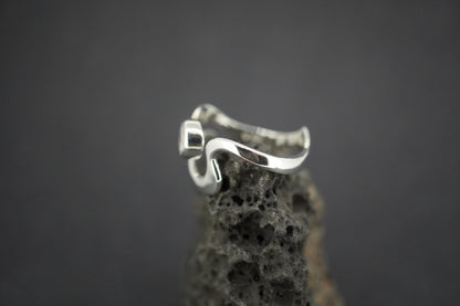 Kingdom 'Diamond' Sterling Silver Round Wave Ring