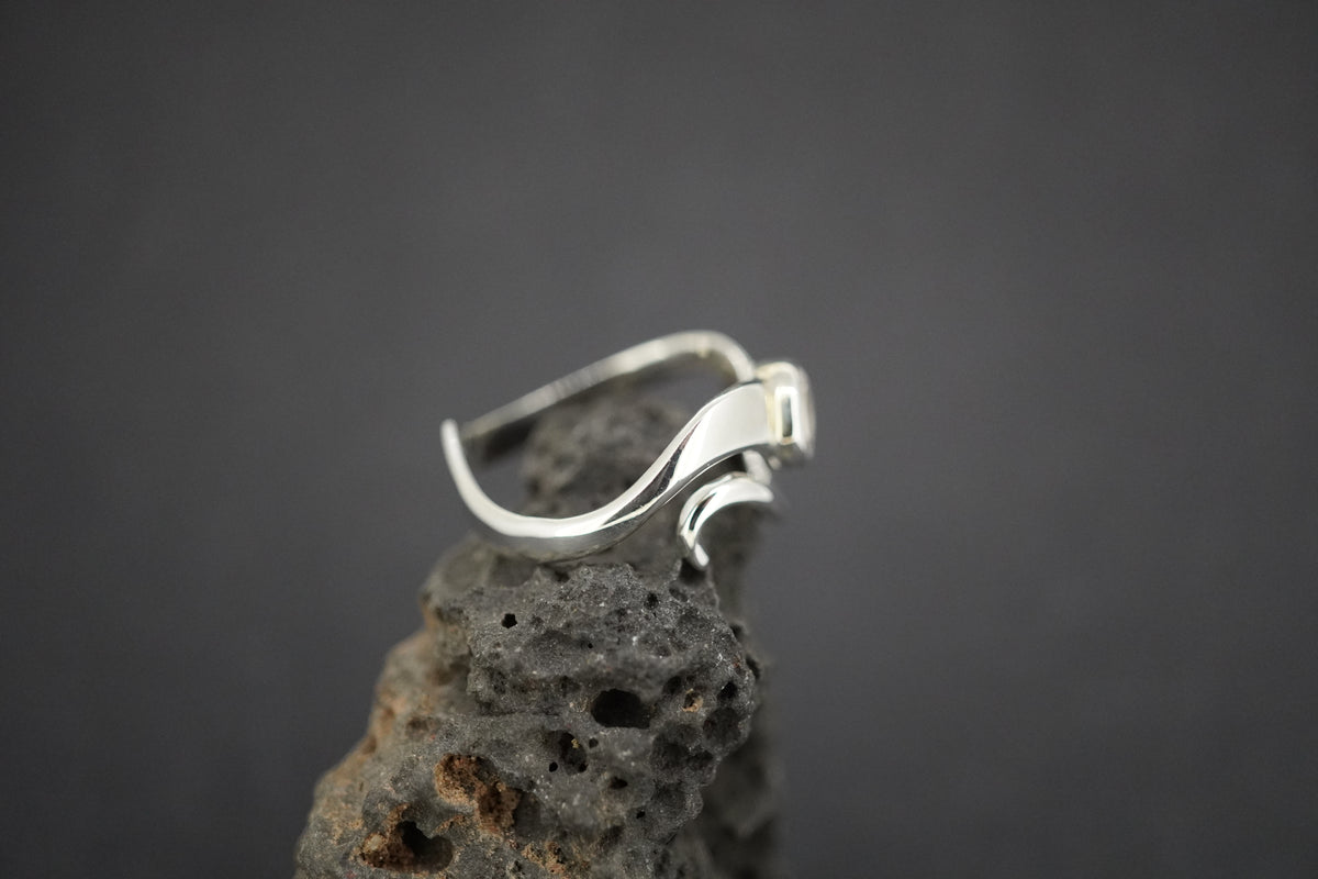 Kingdom 'Diamond' Sterling Silver Round Wave Ring