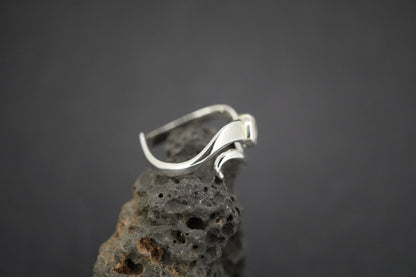 Kingdom 'Diamond' Sterling Silver Round Wave Ring
