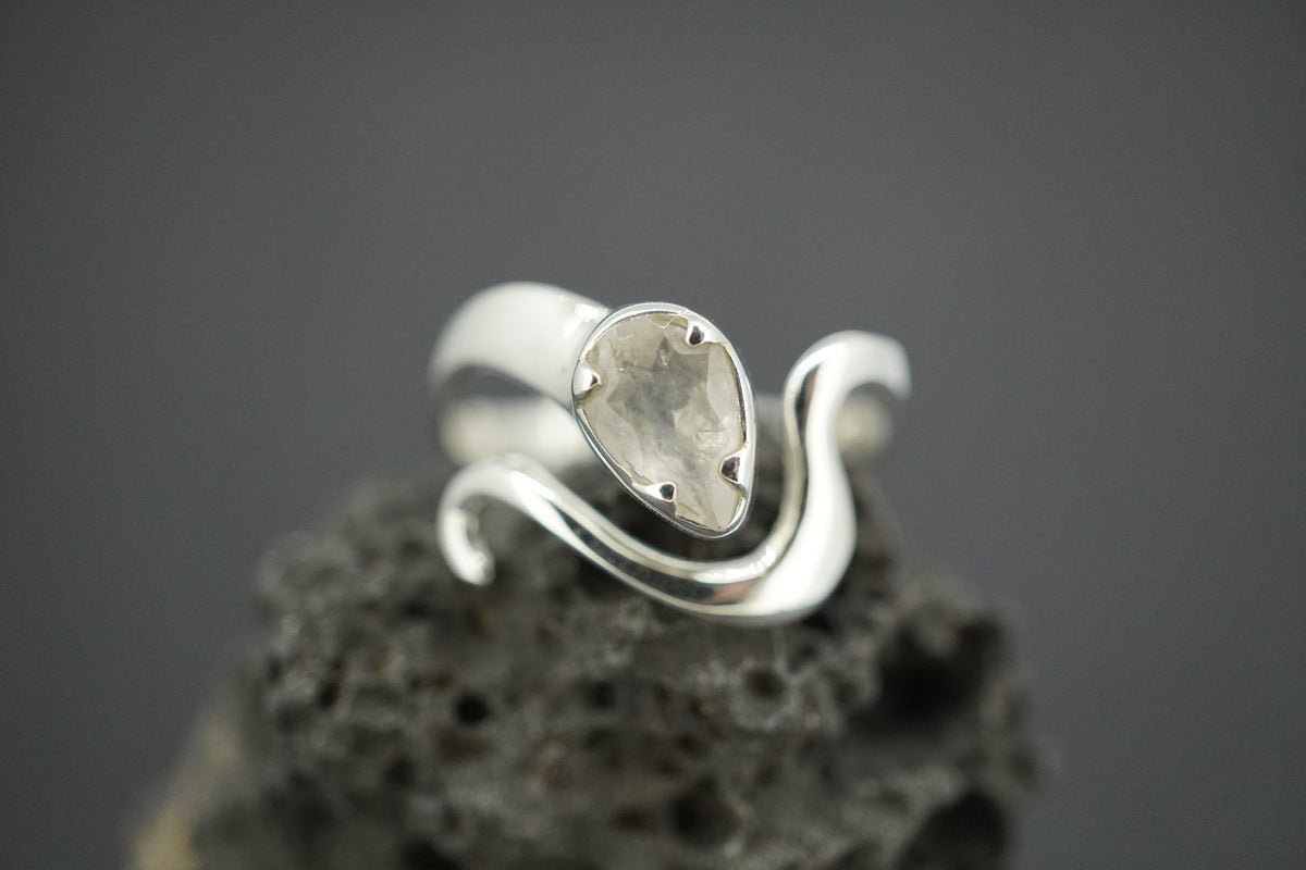 Kingdom 'Diamond' Sterling Silver Drop Wave Ring