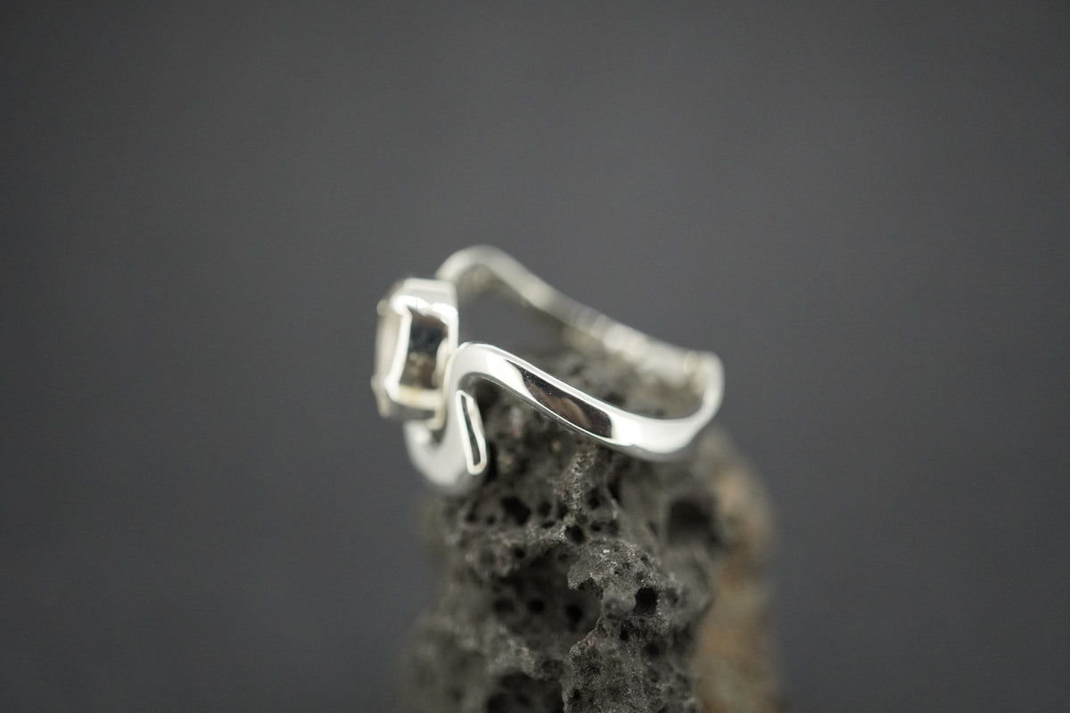 Kingdom 'Diamond' Sterling Silver Drop Wave Ring