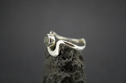 Labradorite Sterling Silver Wave Ring