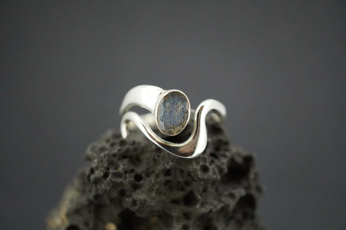Labradorite Sterling Silver Oval Wave Ring