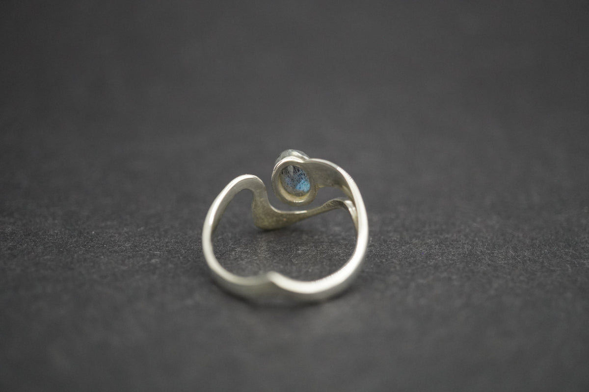 Labradorite Sterling Silver Oval Wave Ring