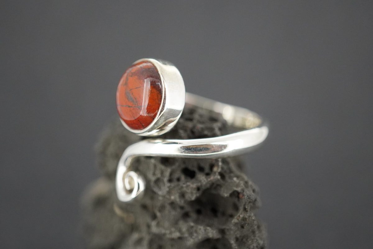 Scottish Red Jasper Sterling Silver Round Trinity Ring