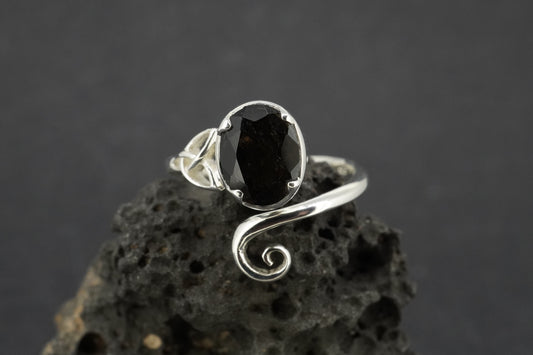 Cairngorm Quartz Sterling Silver Trinity Oval Ring
