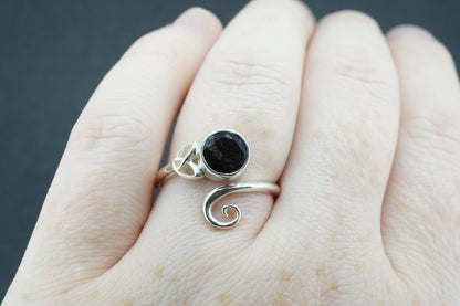 Cairngorm Quartz Sterling Silver Trnity Round Ring