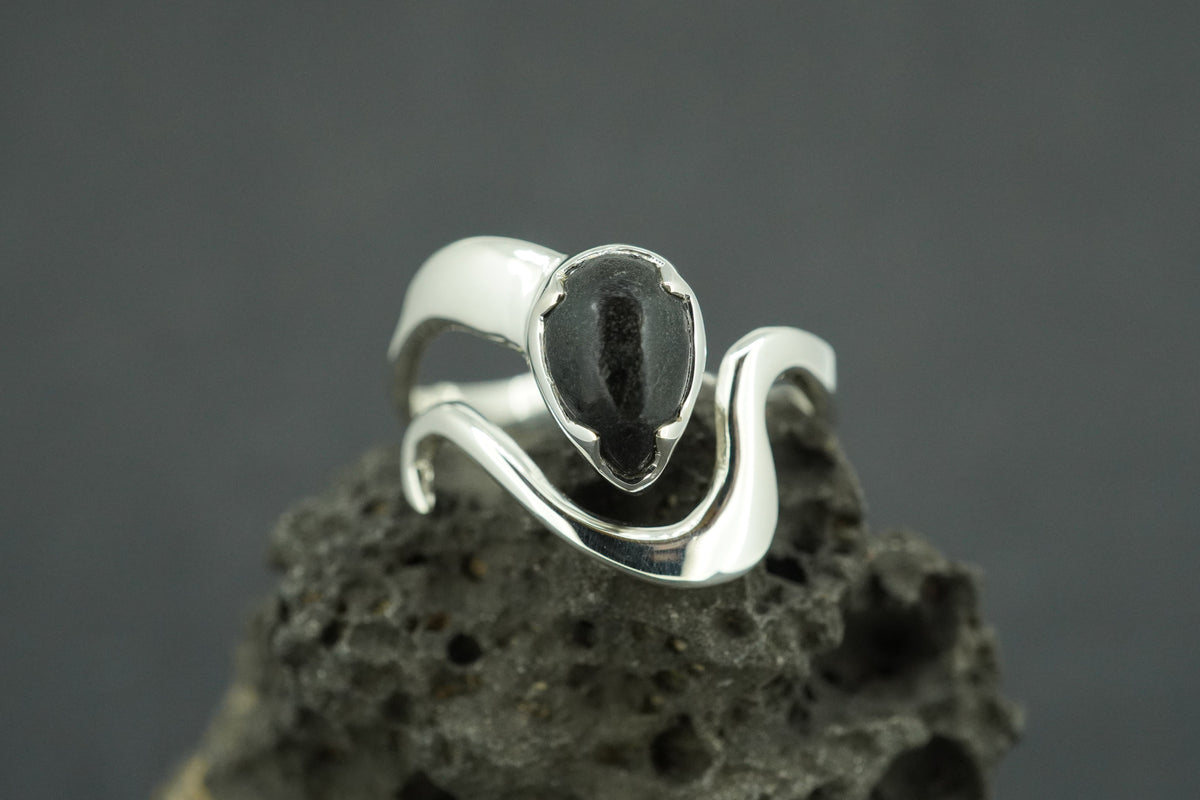 Edinburgh Castle Rock Sterling Silver Wave Ring