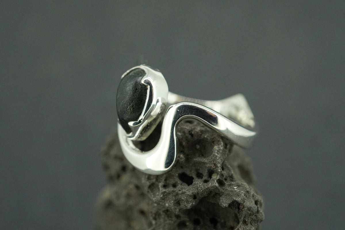 Edinburgh Castle Rock Sterling Silver Wave Ring