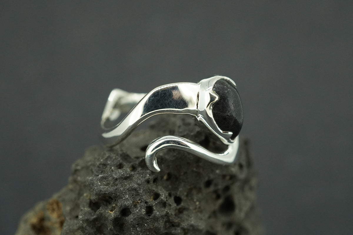 Edinburgh Castle Rock Sterling Silver Wave Ring