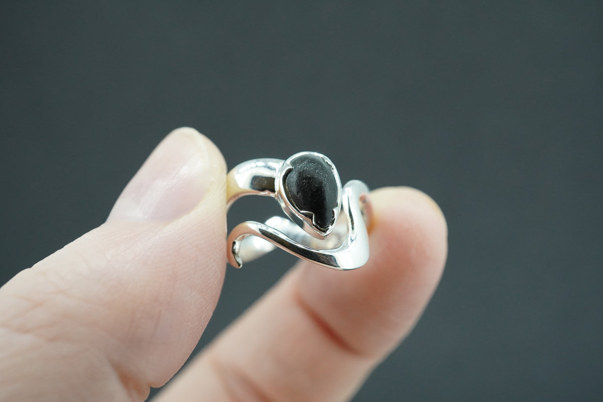 Edinburgh Castle Rock Sterling Silver Wave Ring