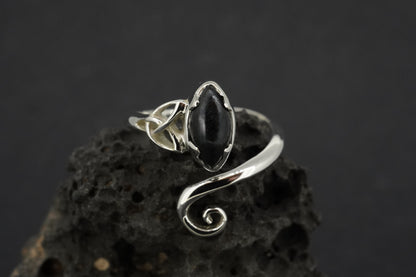 Edinburgh Castle Rock Sterling Silver Trinity Ring
