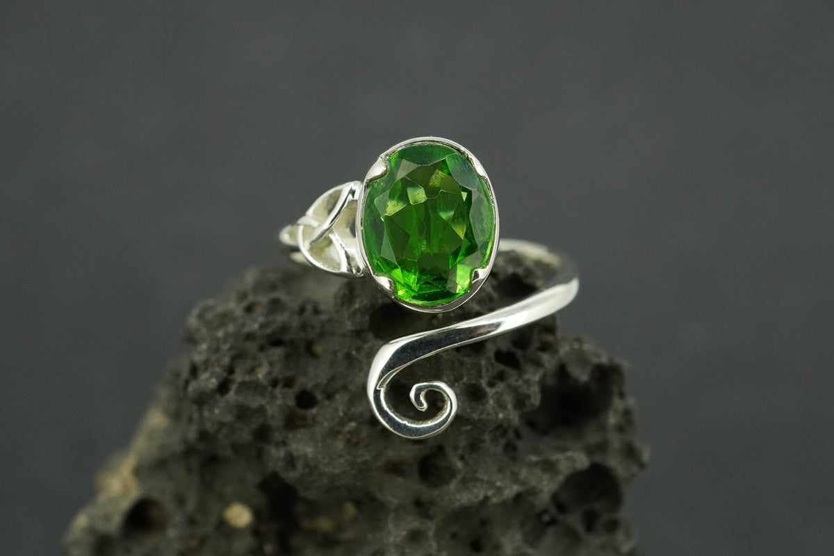 Edinburgh Sea Glass Sterling Silver Green Celtic Ring