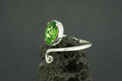 Edinburgh Sea Glass Sterling Silver Green Celtic Ring